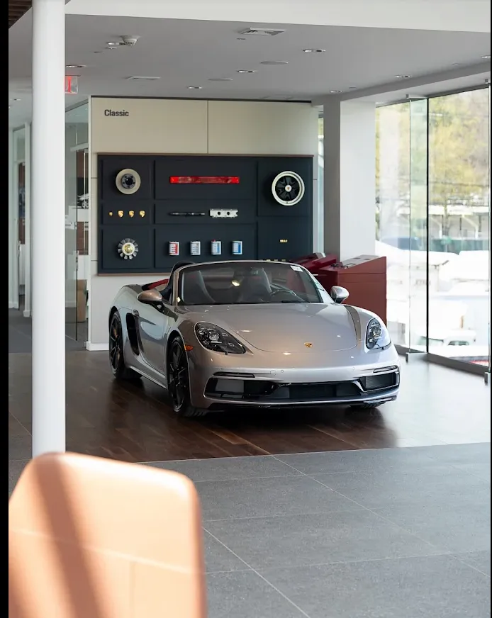 Porsche of White Plains detail 9